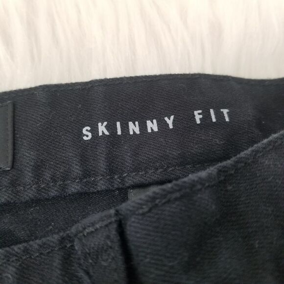 Like New Black H&M Skinny Fit. Size 30 - Picture 3 of 9